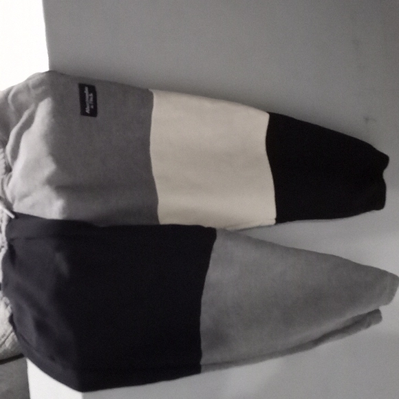 Sweater shirt - Picture 2 of 2